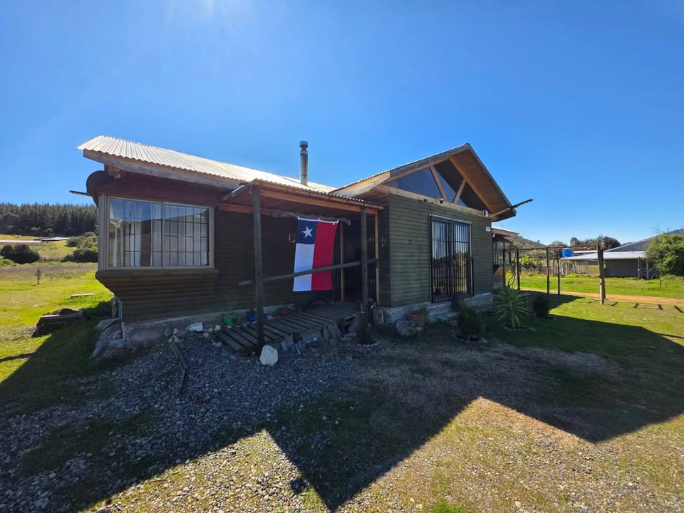 Parcela con casa 5D+2B a 300 m del cruce Huerta de Maule